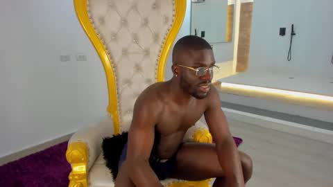 Snapshot of latrellx7 chatting on December 24, 2024, 12:22 pm LEANDRO online show from December 24, 2024, 12:22 pm