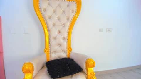 Snapshot of latrellx7 chatting on December 28, 2024, 3:04 pm LEANDRO online show from December 28, 2024, 3:04 pm