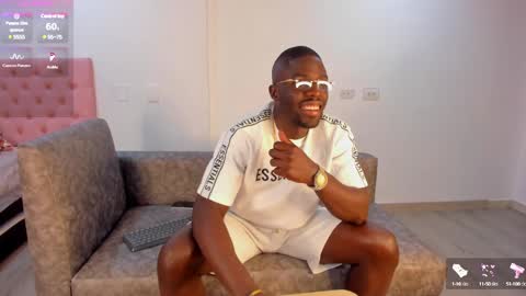 Snapshot of latrellx7 chatting on January 18, 2025, 11:54 am LEANDRO online show from January 18, 2025, 11:54 am