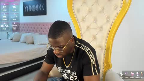 Snapshot of latrellx7 chatting on January 20, 2025, 12:07 pm LEANDRO online show from January 20, 2025, 12:07 pm