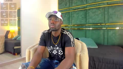 Snapshot of latrellx7 chatting on January 29, 2025, 10:27 am LEANDRO online show from January 29, 2025, 10:27 am