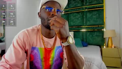 Snapshot of latrellx7 chatting on February 10, 2025, 11:46 am LEANDRO online show from February 10, 2025, 11:46 am