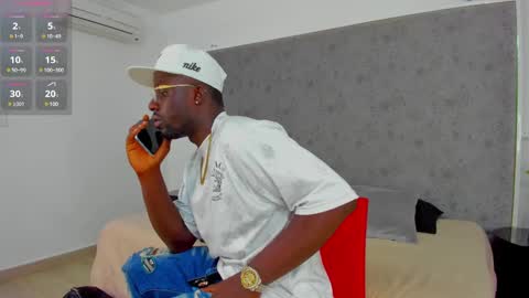 Snapshot of latrellx7 chatting on February 27, 2025, 11:41 am LEANDRO online show from February 27, 2025, 11:41 am