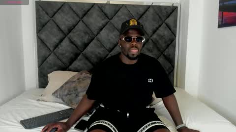 Snapshot of latrellx7 chatting on September 15, 2025, 2:55 am LEANDRO online show from September 15, 2025, 2:55 am