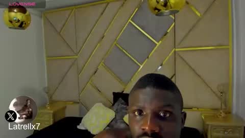 Snapshot of latrellx7 chatting on November 15, 2025, 1:47 am LEANDRO online show from November 15, 2025, 1:47 am