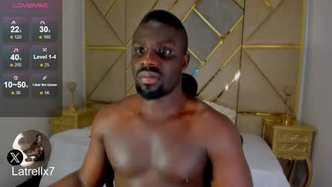 Snapshot of latrellx7 chatting on November 17, 2025, 3:12 am LEANDRO online show from November 17, 2025, 3:12 am