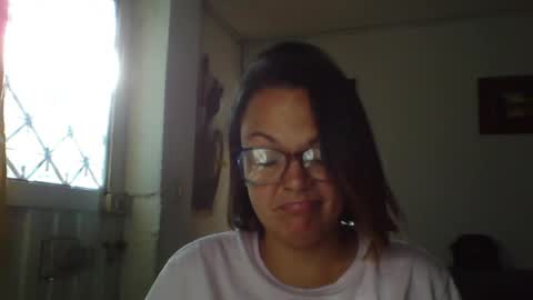 Snapshot of lau16310 chatting on June 4, 2026, 9:43 pm Laura online show from June 4, 2026, 9:43 pm