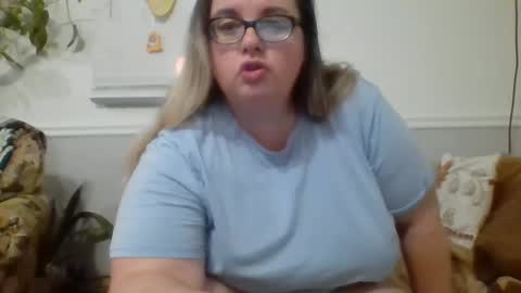 Snapshot of laulauma chatting on December 30, 2024, 12:20 pm LauLauMa online show from December 30, 2024, 12:20 pm