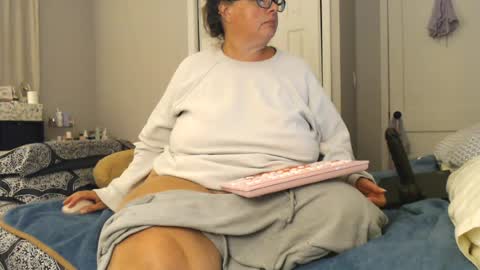 Snapshot of laulauma chatting on July 17, 2026, 2:51 am LauLauMa online show from July 17, 2026, 2:51 am