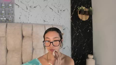 Snapshot of laumiller chatting on September 29, 2025, 8:46 pm Lau Miller online show from September 29, 2025, 8:46 pm