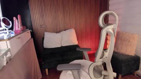 laura cruz online show from March 14, 2026, 3:12 am