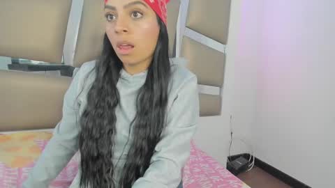 laura__js_ online show from February 21, 2025, 9:32 pm