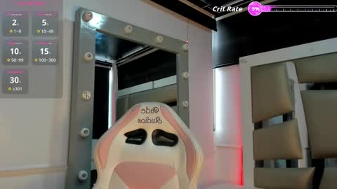 laura__js_ online show from November 28, 2025, 6:21 pm