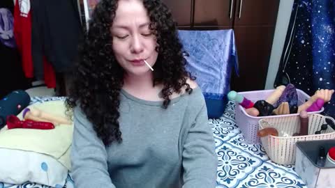  Wen  online show from October 6, 2025, 9:34 pm