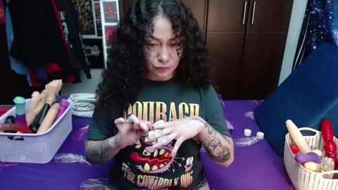  Wen  online show from October 15, 2025, 6:19 pm