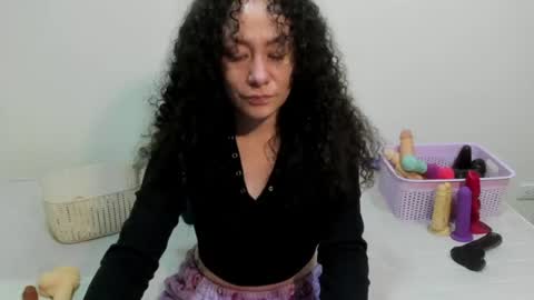 Snapshot of laura_anal_ chatting on June 11, 2026, 12:32 am Wen online show from June 11, 2026, 12:32 am