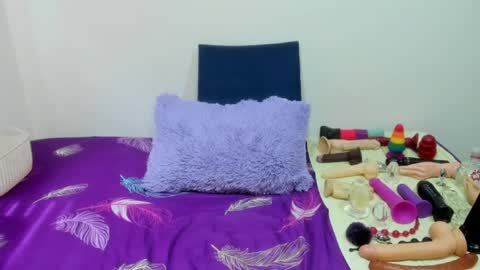 Snapshot of laura_anal_ chatting on June 23, 2026, 3:54 pm Wen online show from June 23, 2026, 3:54 pm