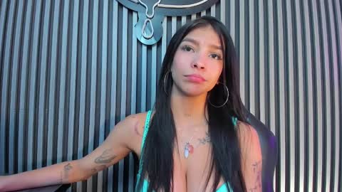 Snapshot of laura_aristizabal_19 chatting on December 11, 2024, 6:42 pm Laura online show from December 11, 2024, 6:42 pm