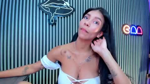Snapshot of laura_aristizabal_19 chatting on January 21, 2025, 4:37 pm Laura online show from January 21, 2025, 4:37 pm