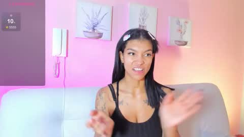 Laura online show from November 11, 2025, 1:00 pm