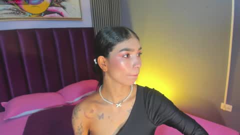 Snapshot of laura_aristizabal_19 chatting on April 29, 2026, 1:04 pm Laura online show from April 29, 2026, 1:04 pm