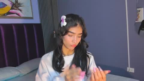 Snapshot of laura_aristizabal_19 chatting on June 4, 2026, 12:11 pm Laura online show from June 4, 2026, 12:11 pm