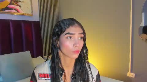 Snapshot of laura_aristizabal_19 chatting on June 20, 2026, 11:46 am Laura online show from June 20, 2026, 11:46 am