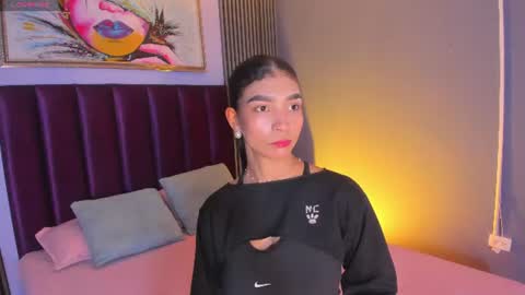 Snapshot of laura_aristizabal_19 chatting on July 12, 2026, 11:56 am Laura online show from July 12, 2026, 11:56 am