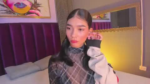 Snapshot of laura_aristizabal_19 chatting on July 28, 2026, 12:23 pm Laura online show from July 28, 2026, 12:23 pm