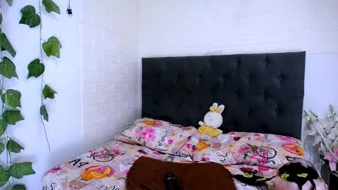Snapshot of laura_candy02 chatting on July 2, 2026, 4:02 pm LAURA online show from July 2, 2026, 4:02 pm