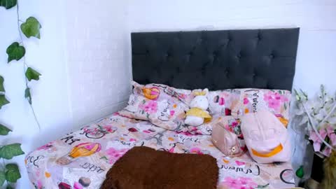 Snapshot of laura_candy02 chatting on July 3, 2026, 3:29 pm LAURA online show from July 3, 2026, 3:29 pm