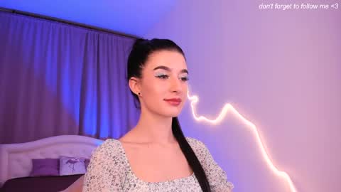 Snapshot of laura_coy chatting on June 2, 2026, 9:39 pm Laura online show from June 2, 2026, 9:39 pm