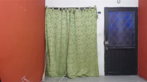 CALL ME LOVE  LAURA online show from December 8, 2024, 4:04 am