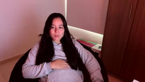 laura online show from November 26, 2025, 9:49 pm