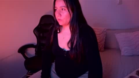 laura online show from January 9, 2026, 1:19 am