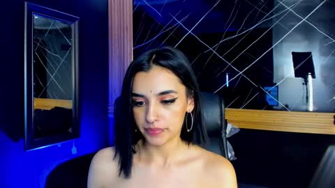 Snapshot of laura_hentai chatting on December 11, 2024, 7:25 pm Laura online show from December 11, 2024, 7:25 pm