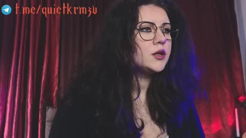 Snapshot of laura_karamazov chatting on December 2, 2024, 12:07 pm Miss Laura online show from December 2, 2024, 12:07 pm