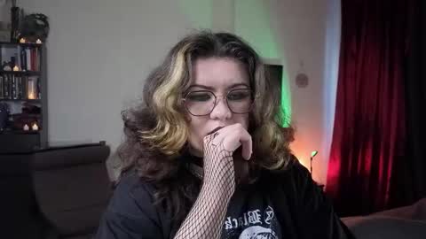 Snapshot of laura_karamazov chatting on September 26, 2025, 1:37 pm Miss Laura online show from September 26, 2025, 1:37 pm
