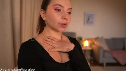 Laura Lee. online show from May 21, 2026, 1:34 am