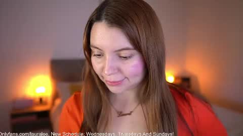 Snapshot of laura_lee chatting on July 31, 2026, 1:38 am Laura Lee. online show from July 31, 2026, 1:38 am