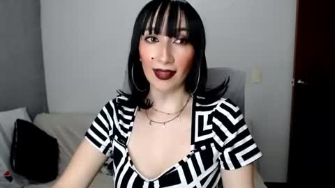 Snapshot of laura_pervert_ chatting on July 3, 2026, 11:44 pm Laura online show from July 3, 2026, 11:44 pm