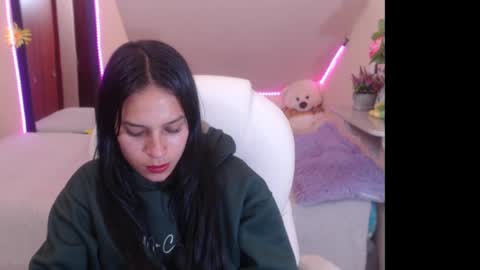 Laura Pink    online show from December 24, 2024, 9:22 pm