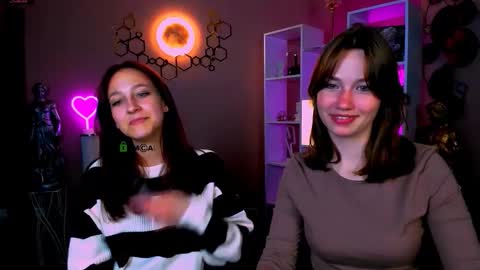 Snapshot of laura_queen_ chatting on September 28, 2025, 7:19 pm laura_queen_ online show from September 28, 2025, 7:19 pm