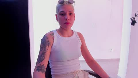 Laura Rose online show from September 11, 2025, 5:57 pm