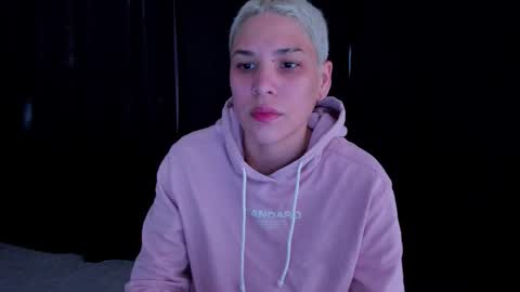 Laura Rose online show from September 12, 2025, 6:19 pm