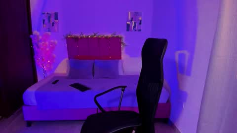 Laura Rose online show from October 12, 2025, 4:28 pm