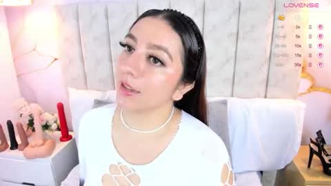 Laura Smith online show from December 13, 2025, 11:10 pm