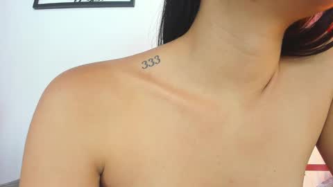 LAURA SOE online show from March 3, 2025, 6:22 pm