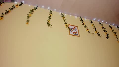 laura_summer online show from September 13, 2025, 2:44 am