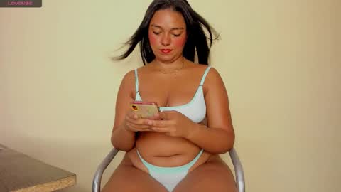 laura_summer online show from September 25, 2025, 9:57 am